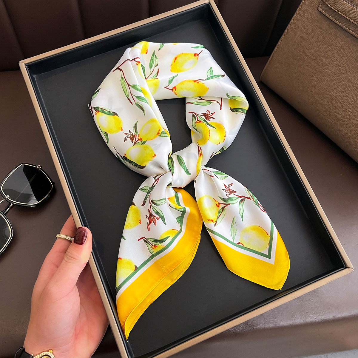 2025 neue Gelbe Zitrone Druck  – Silk Tie Woven Bewertung und Preis